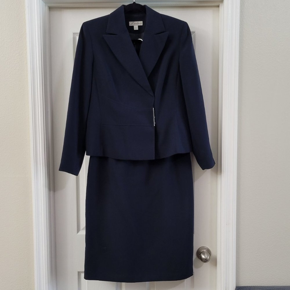 Dress Barn 2pc suit size 12 navy blue - jacket and skirt